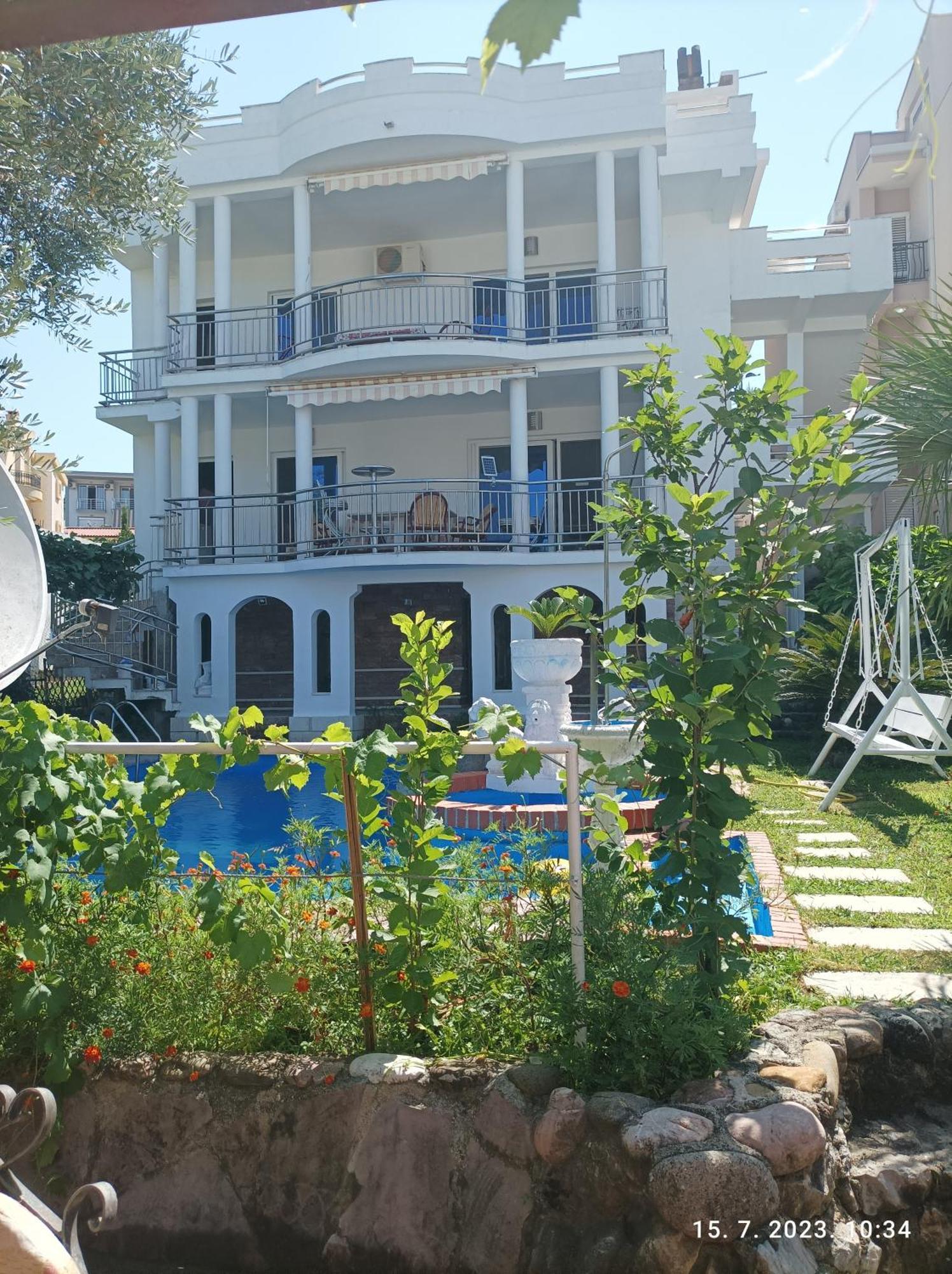 Apartments Pekic Бар Екстер'єр фото